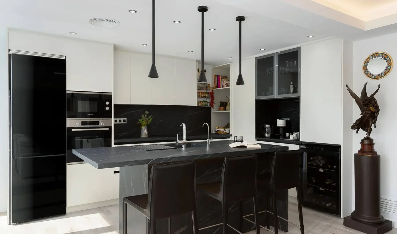 Cocina abierta del proyecto Blaumar