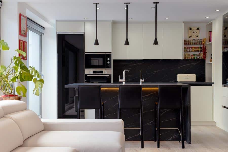 Cocina reformada por Selarom en Barcelona