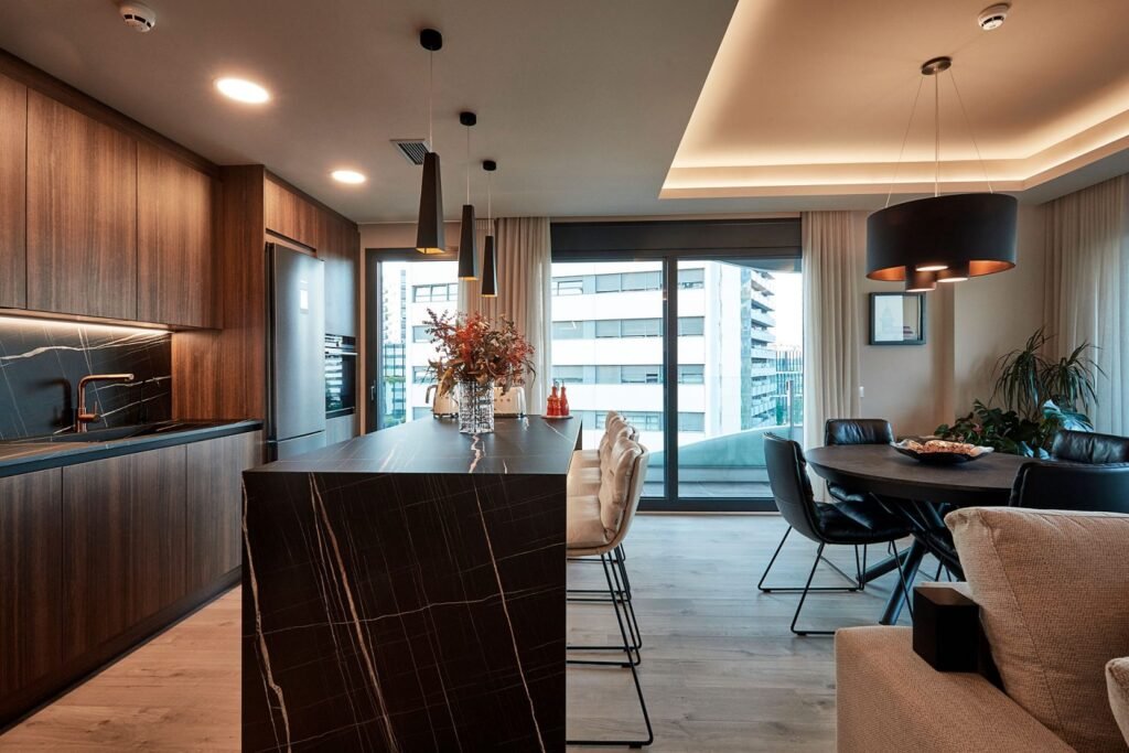 Cocina abierta proyecto Plaza Europa - Selarom | Sebastián Bayon